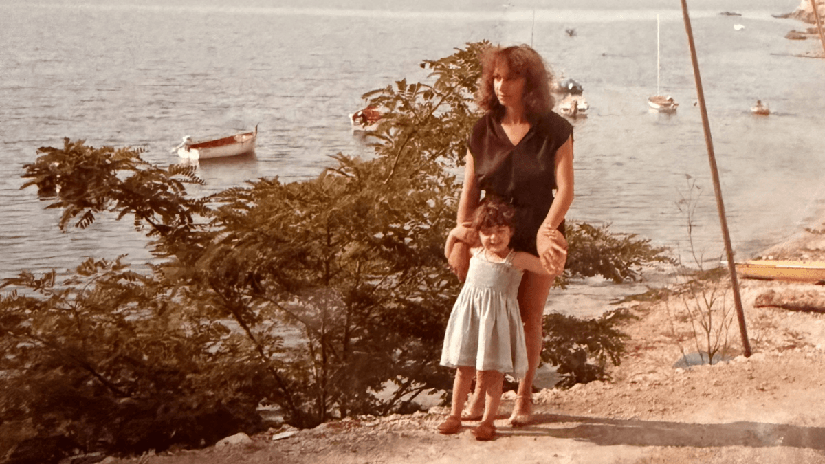 Carine et sa mère Conversion Soriano-Jimenez à Ampolla sur la Costa Dorada dans les années 80
